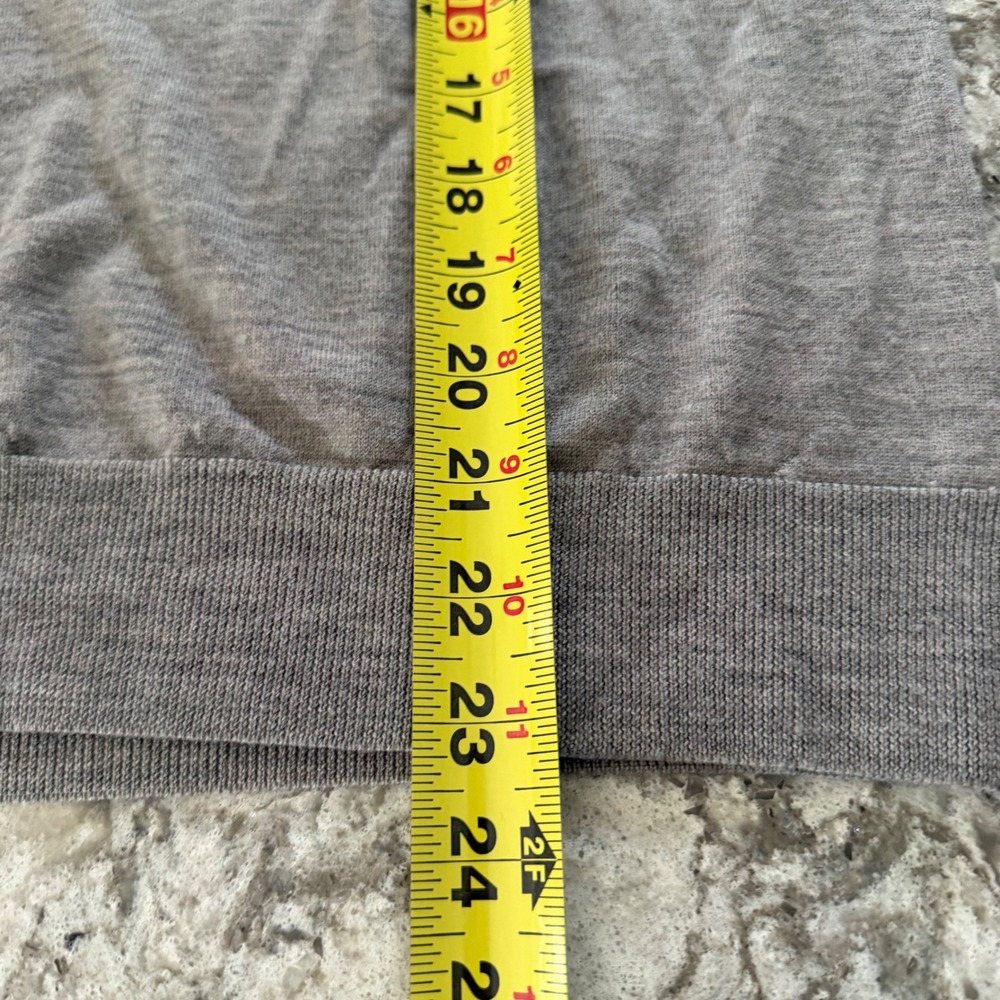 Uniqlo Sweater 100% Wool Turtleneck Gray Long Sleeve Lightweight Fine Knit SZ M - Picture 9 of 11